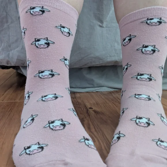 Cow Socks 🐄🐮 - Picture 2 of 3